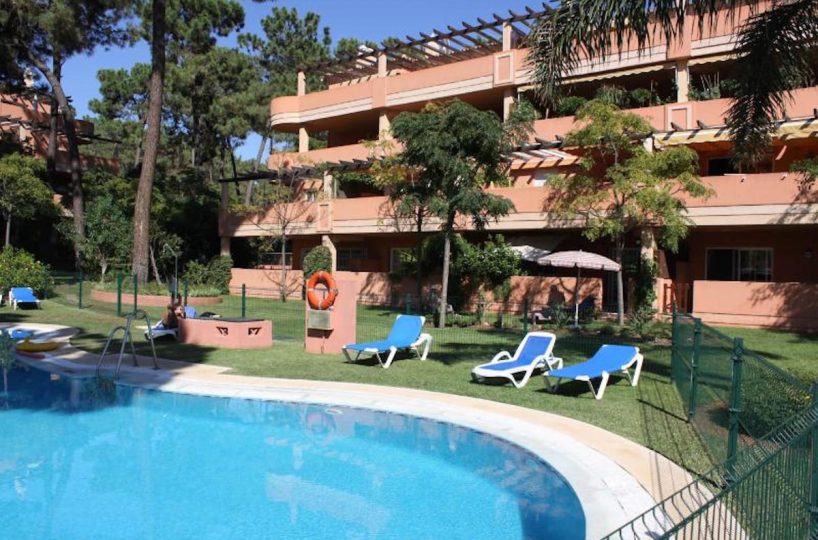 Apartment - Penthouse for sale in Elviria