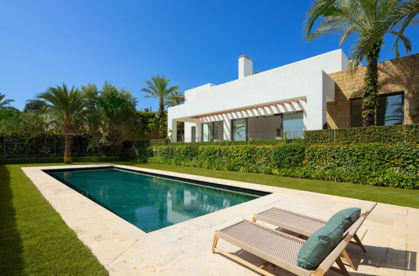 House - Detached Villa for sale in Casares Playa