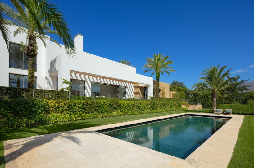 House - Detached Villa for sale in Casares Playa