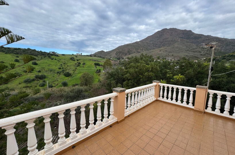 House - Detached Villa for sale in Estepona