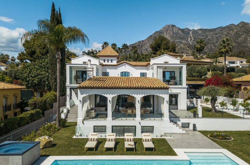 House - Detached Villa for sale in The Golden Mile