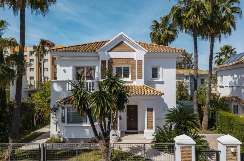 House - Detached Villa for sale in Atalaya