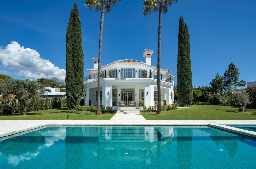 House - Detached Villa for sale in Nueva Andalucía