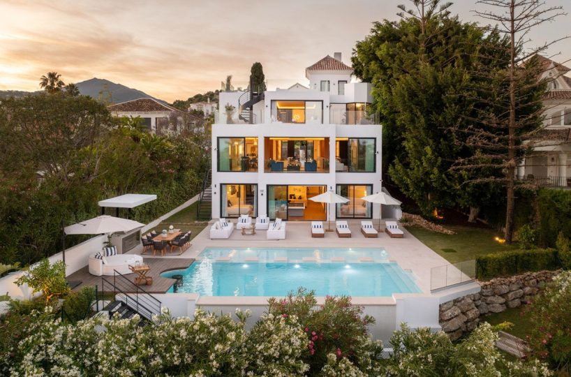 House - Detached Villa for sale in Nueva Andalucía