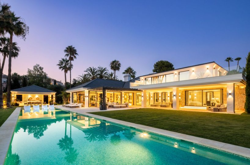 House - Detached Villa for sale in Nueva Andalucía
