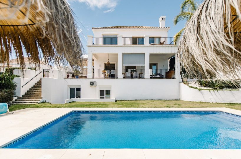 House - Detached Villa for sale in New Golden Mile