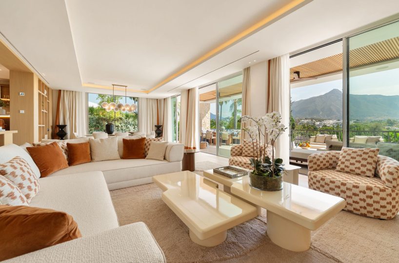 House - Detached Villa for sale in Nueva Andalucía