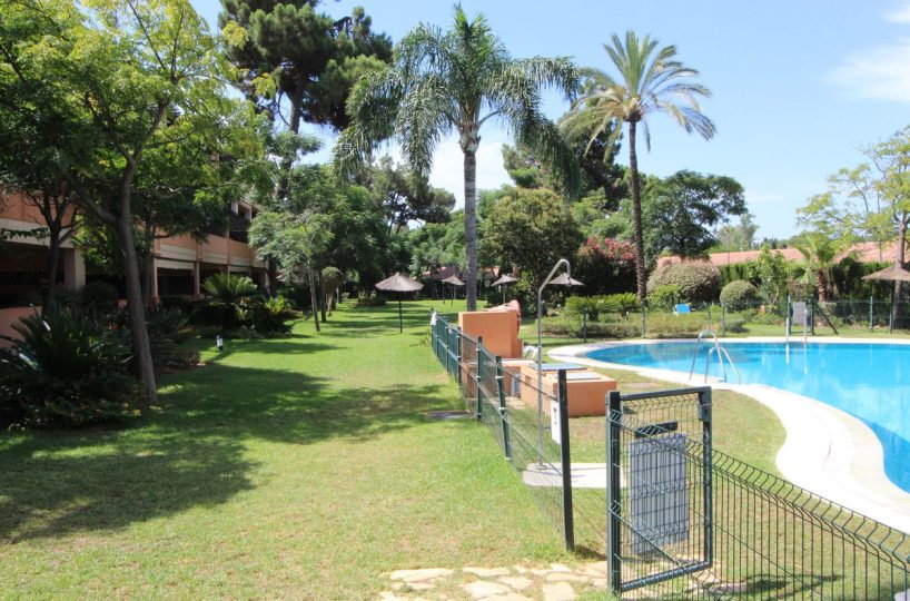 Apartment - Penthouse for sale in Elviria