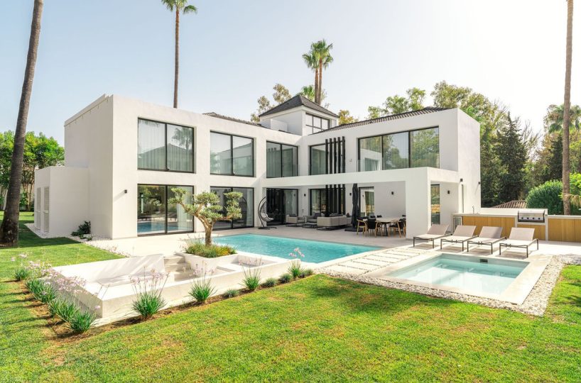 House - Detached Villa for sale in Nueva Andalucía