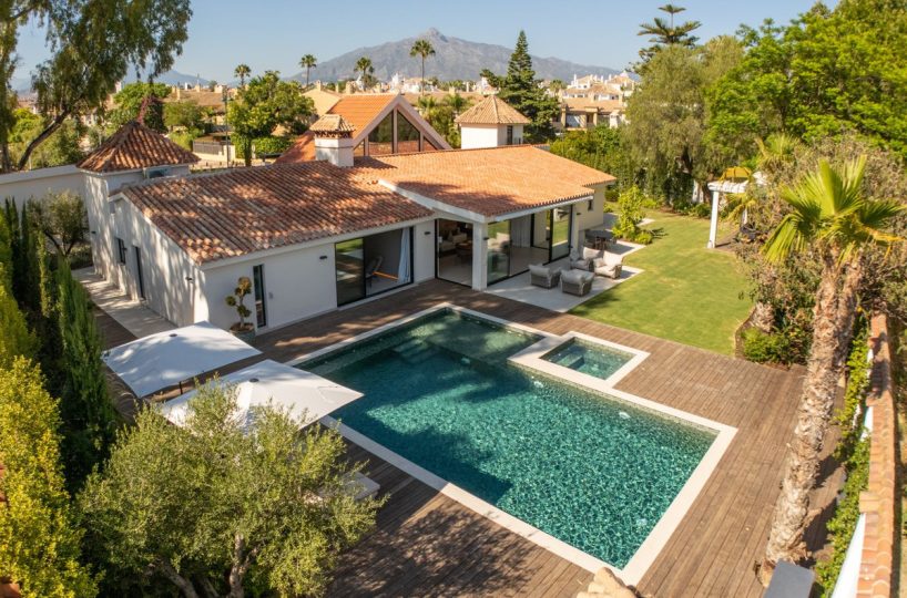 House - Detached Villa for sale in Puerto Banús