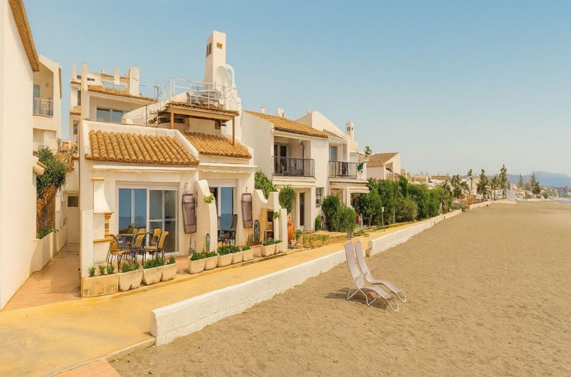 House - Detached Villa for sale in Estepona