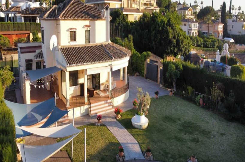 House - Detached Villa for sale in Nueva Andalucía