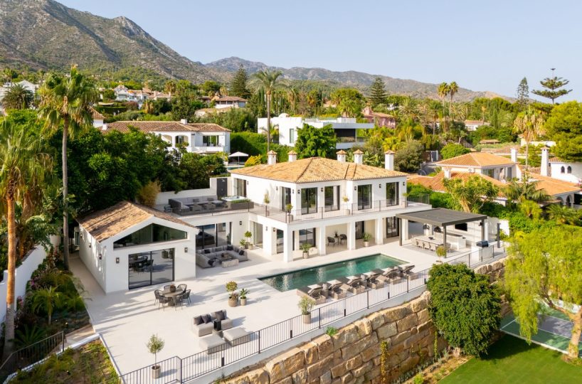 House - Detached Villa for sale in The Golden Mile