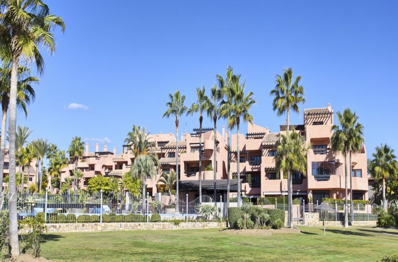 Apartment - Middle Floor Apartment for sale in New Golden Mile