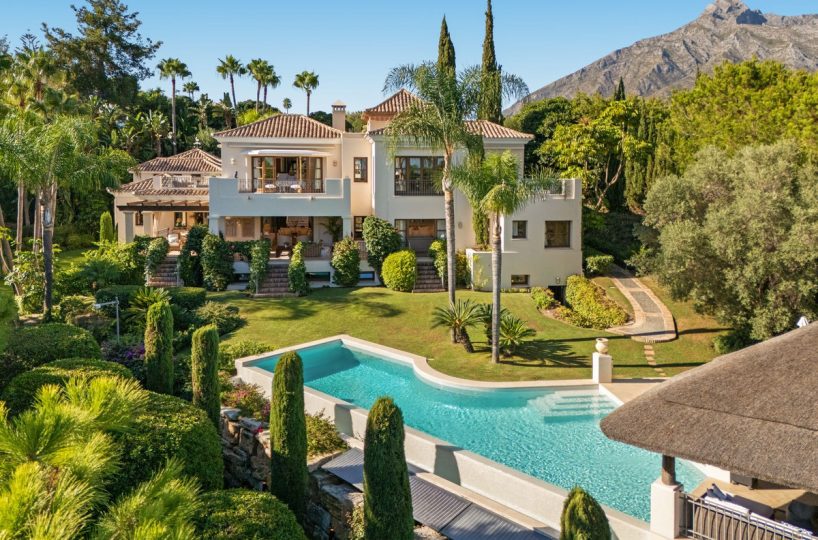 House - Detached Villa for sale in The Golden Mile