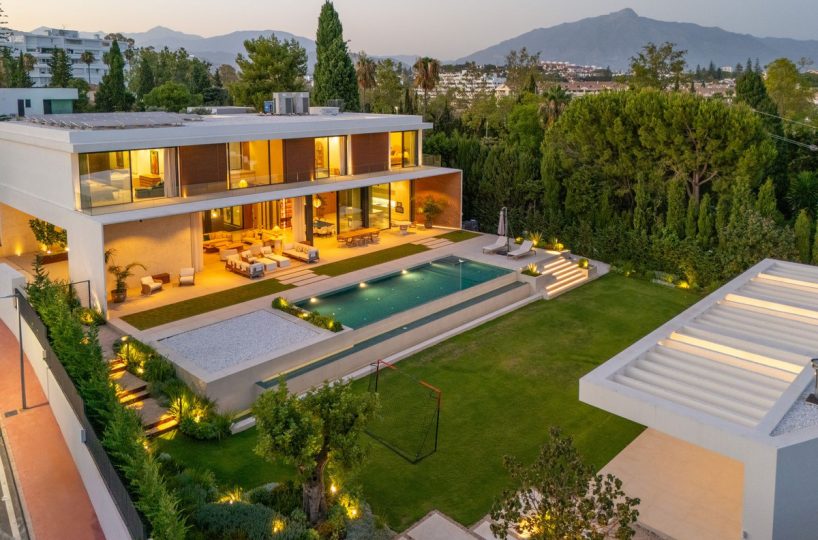 House - Detached Villa for sale in Guadalmina Alta