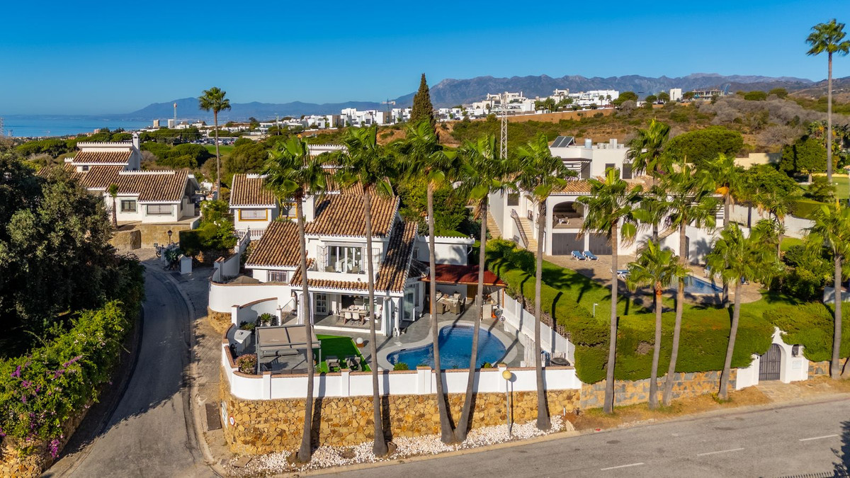 House - Detached Villa for sale in Calahonda