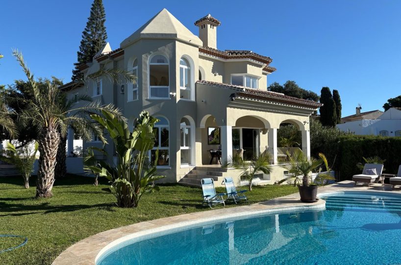 House - Detached Villa for sale in Elviria