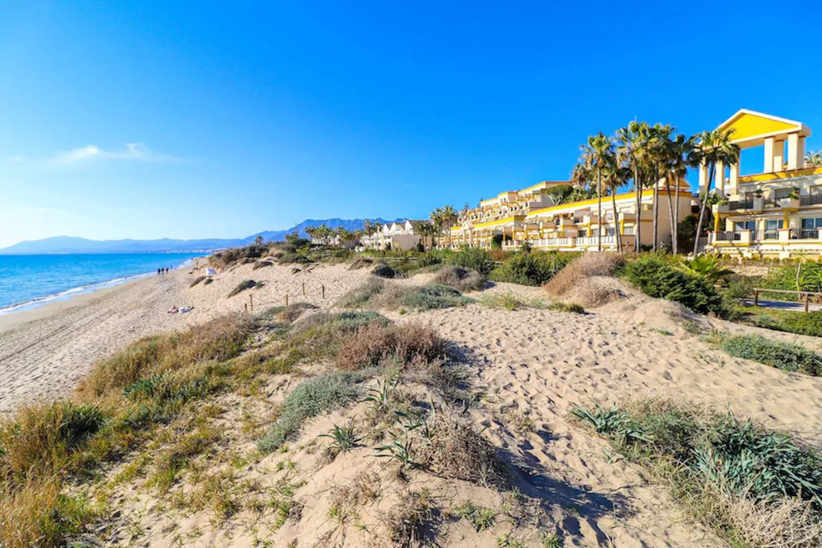 Apartment - Middle Floor Apartment for sale in Elviria