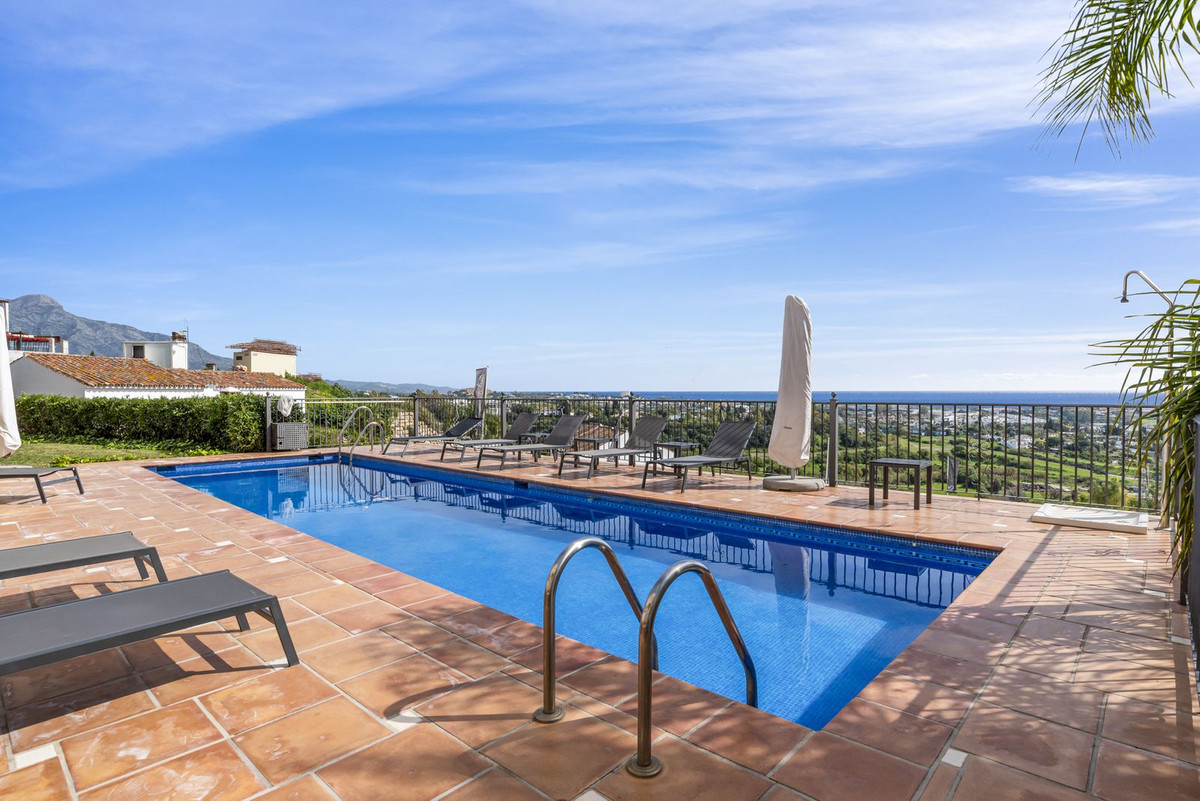 Apartment - Penthouse for sale in Los Almendros