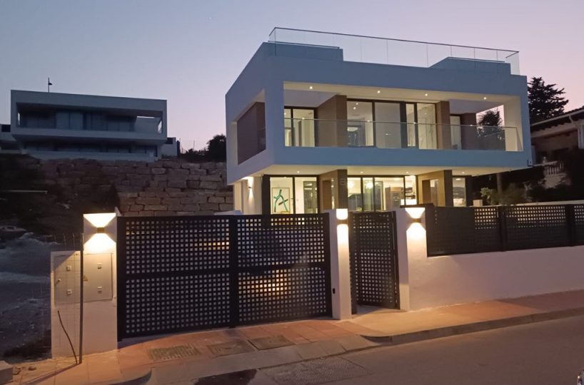 House - Detached Villa for sale in Valle Romano