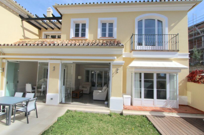 House - Semi-Detached House for sale in Elviria