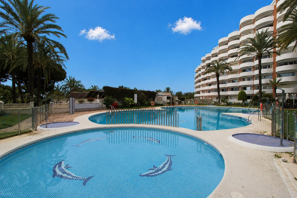 Apartment - Middle Floor Apartment for sale in Marbesa