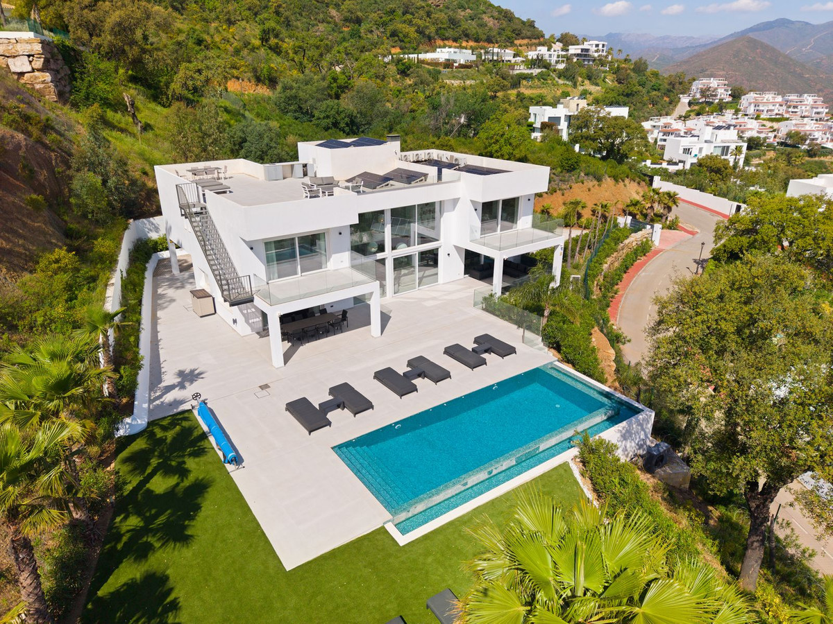 House - Detached Villa for sale in La Mairena