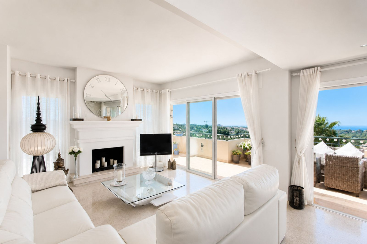 Apartment - Penthouse Duplex for sale in Elviria