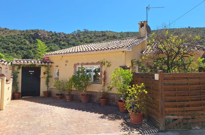 House - Detached Villa for sale in Benahavís
