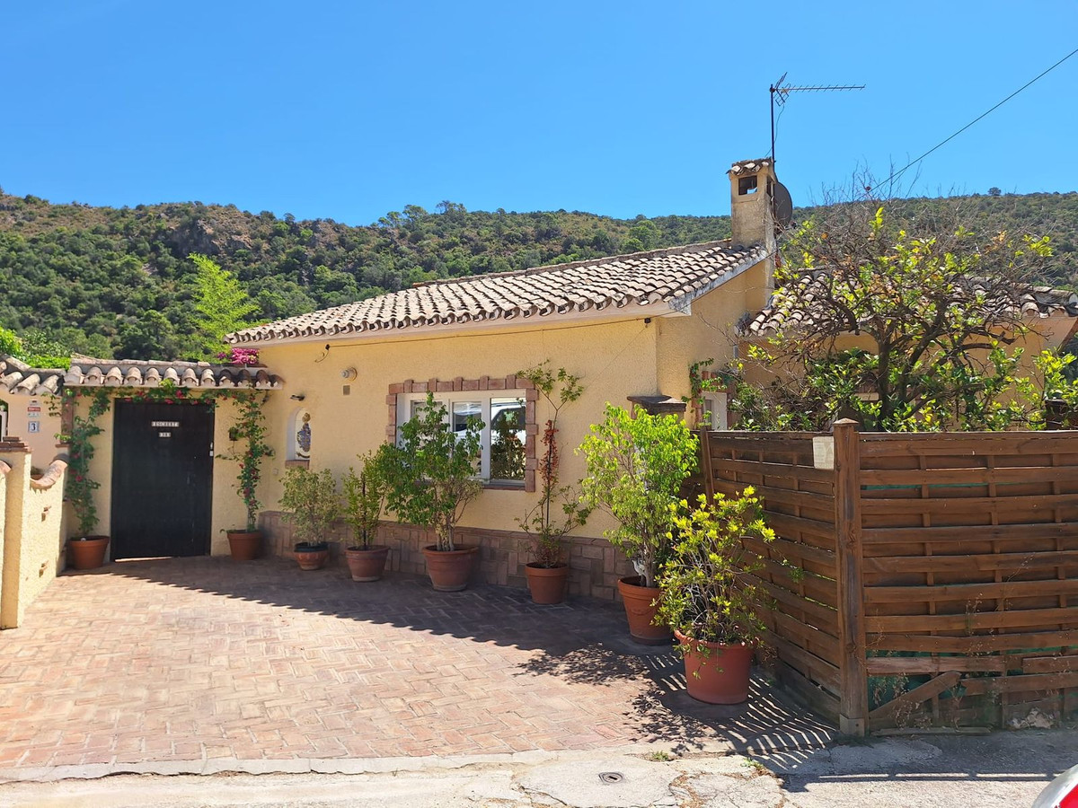House - Detached Villa for sale in Benahavís