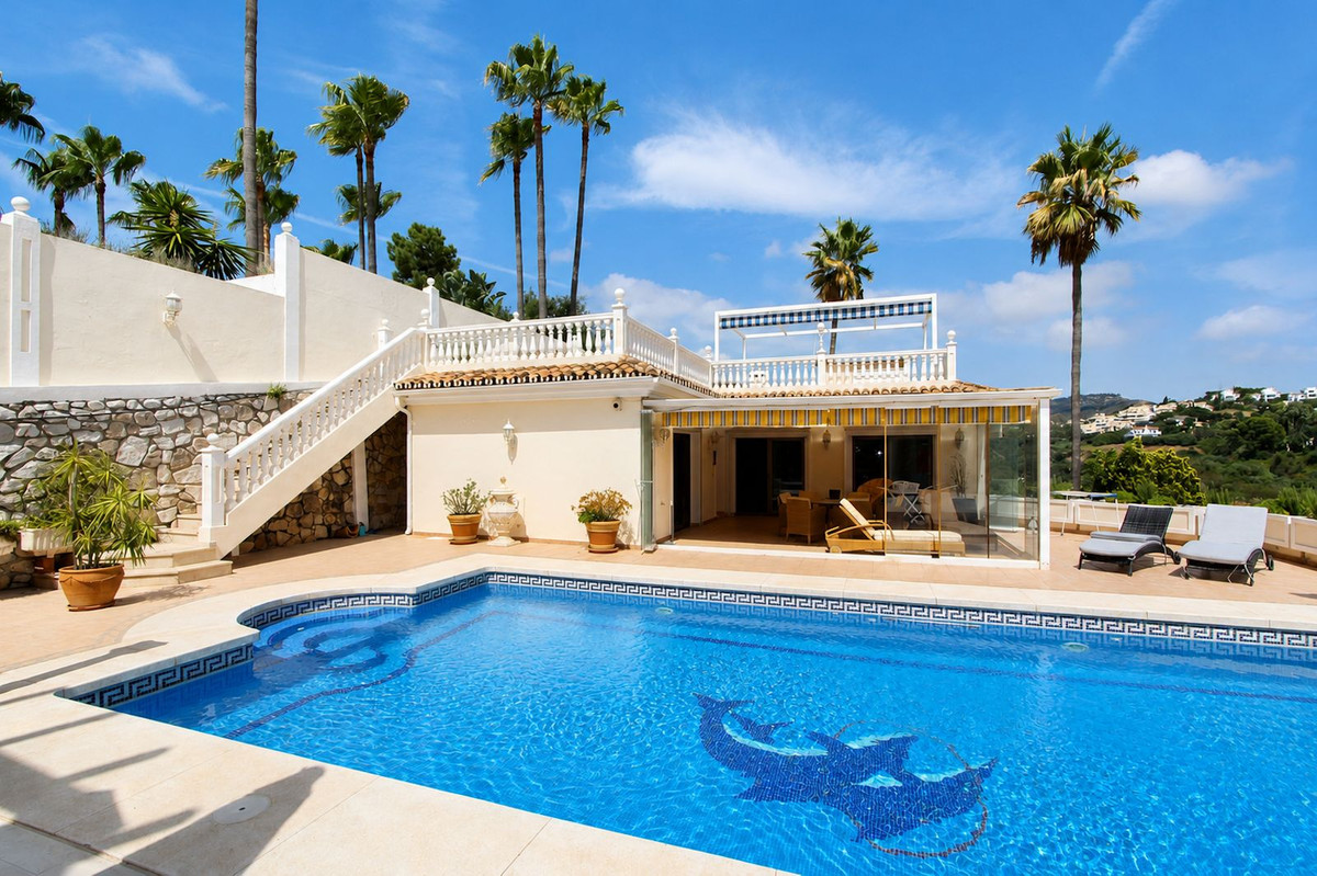 House - Detached Villa for sale in Elviria