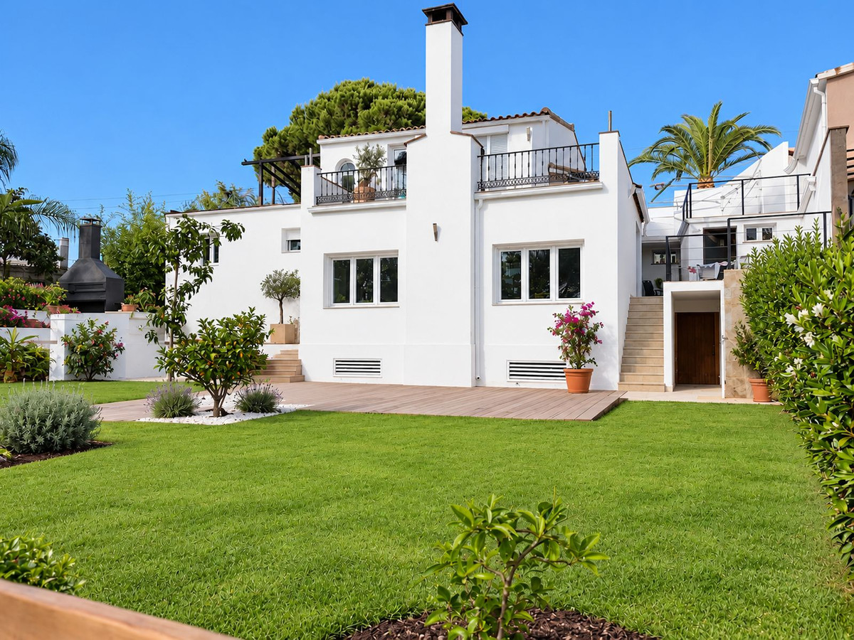 House - Detached Villa for sale in El Rosario